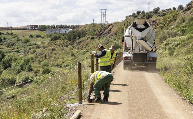 La mayor vía verde extremeña retrasa su apertura por la falta de materiales de obra